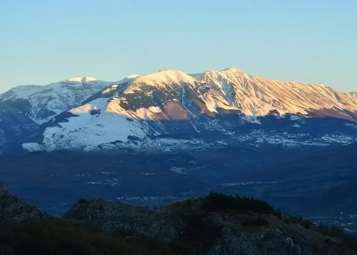 Abruzzo With Spectacular Views Ferienhaus